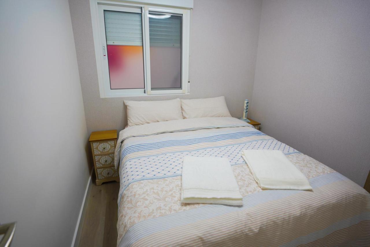 Stylish & Spacious Family Apartment Near Beach & Vibrant Historic Market 阿利坎特 外观 照片